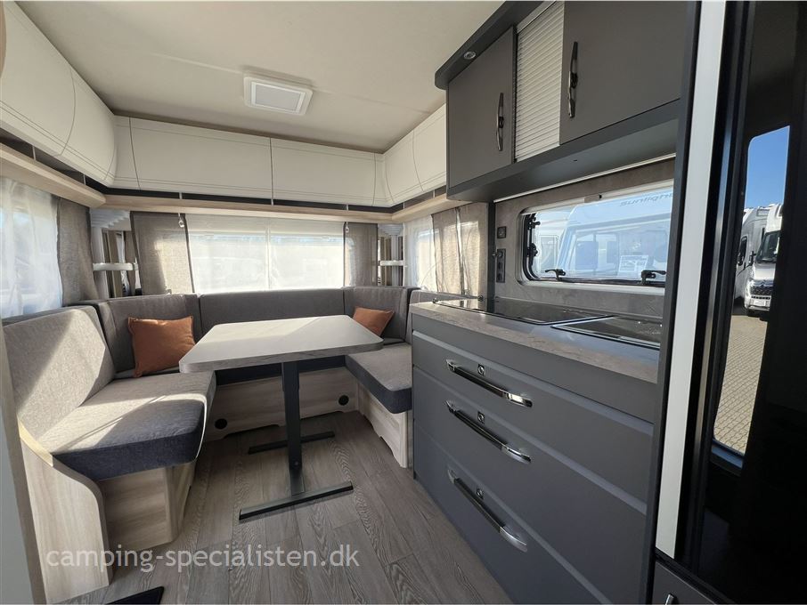 Hobby De Luxe 460 UFe